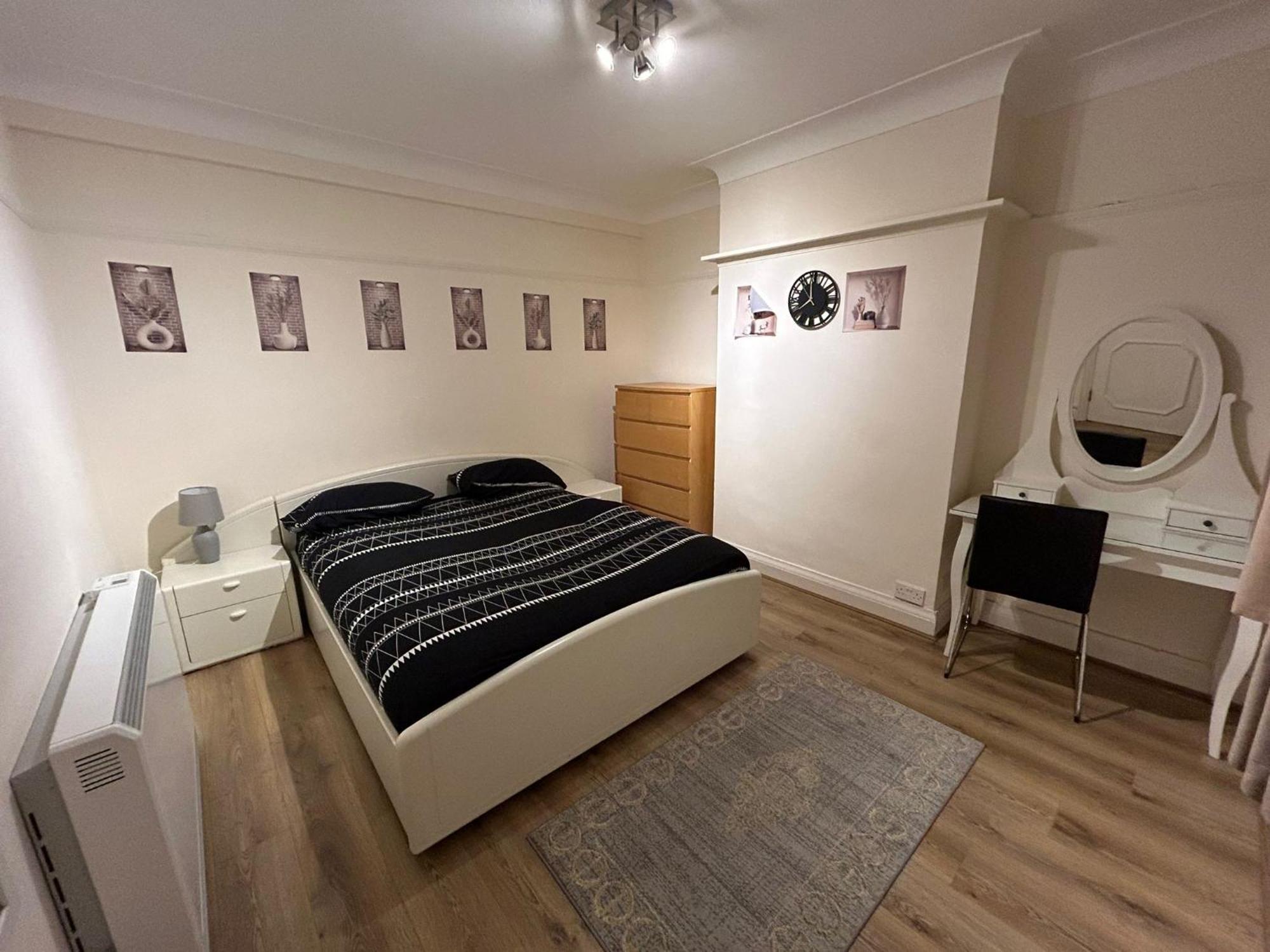 Finchley Holidays Whetstone Ngoại thất bức ảnh